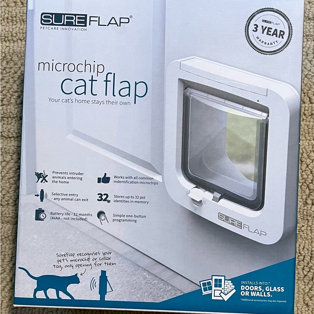 SUREFLAP Microchip Cat Flap - White